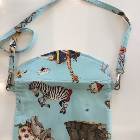 Lulii Blu, Childs Purse with Dancing Animals, - Picture 3 of 3
